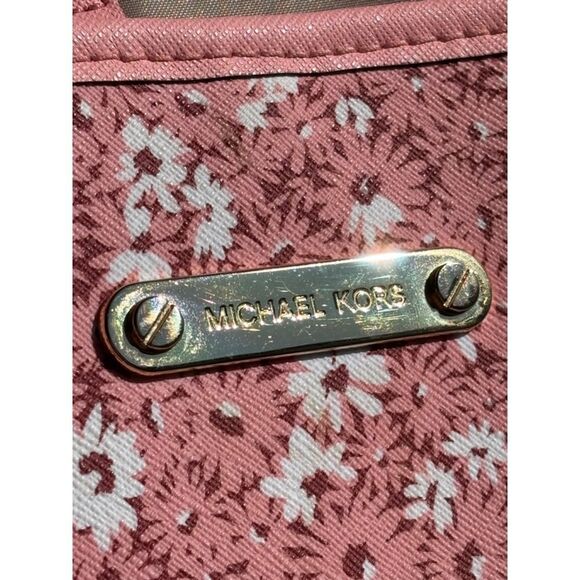 Michael Kors Large Travel Jet Set Carry All Tote, Magenta Wallet & Card Holder - Picture 4 of 16